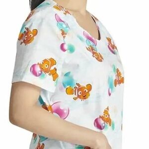FINAL PRICE NWT Disney Pixar Nemo Scrub Top • Large•So cute!!!! Colorful Cartoon